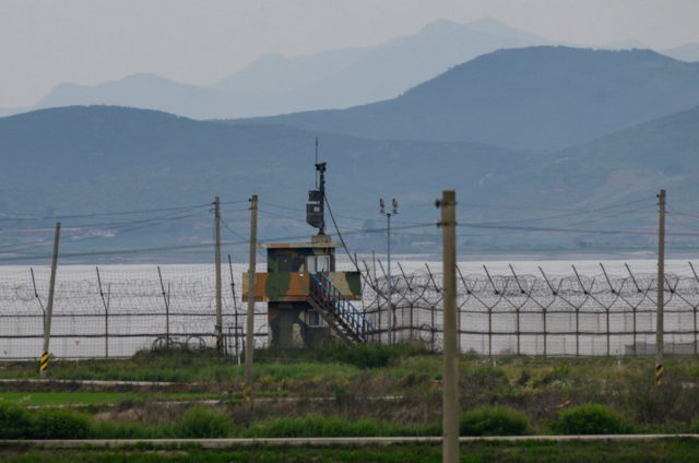 Corea del Norte dispara múltiples lanzacohetes y advierte a Seúl