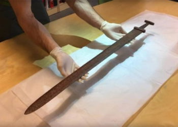 Hallan espada vikinga en Noruega