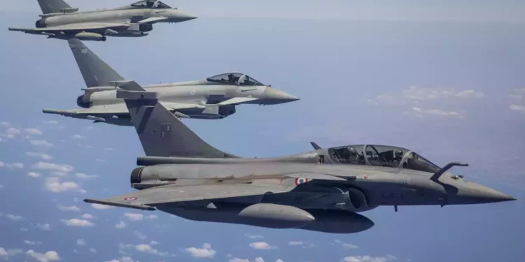 Rafale vs Eurofighter Typhoon en el Mediterráneo; ¿Qué caza se impondrá?