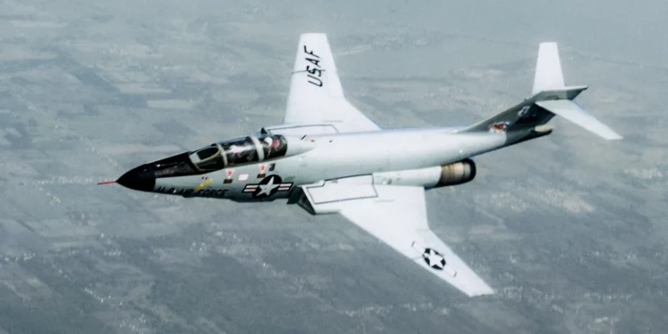 Conozca el F-101 Voodoo: El caza que rompió todas las reglas