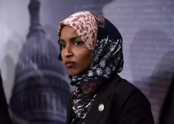 Ilhan Omar es abucheada por una multitud somalí en Minneapolis