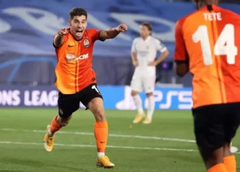 La estrella del fútbol israelí Manor Solomon debutará en la liga inglesa