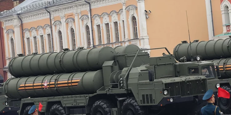 Quinto país en adquirir el sistema S-400, después de China, Turquía e India