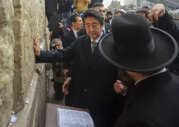 Los líderes israelíes expresan su conmoción por el asesinato del ex primer ministro japonés Shinzo Abe