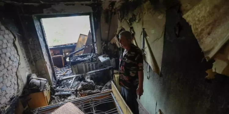 Asciende a 24 el número de muertos por el ataque con cohetes rusos a un bloque de viviendas