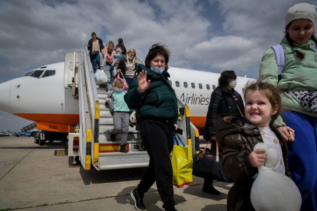 Ucrania elogia a Israel por anular el límite de ingreso a los refugiados