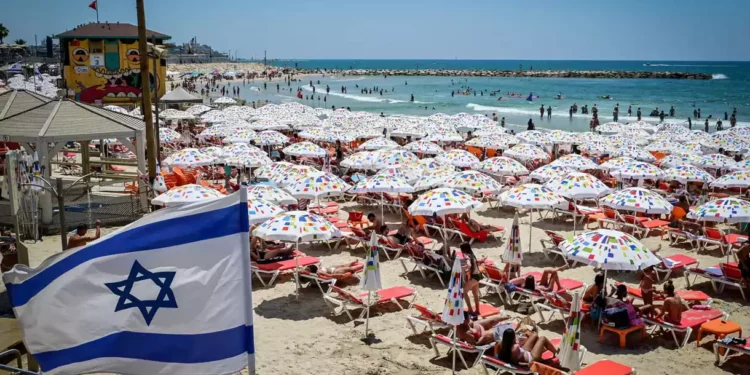 Los israelíes se preparan para una ola de calor extremo