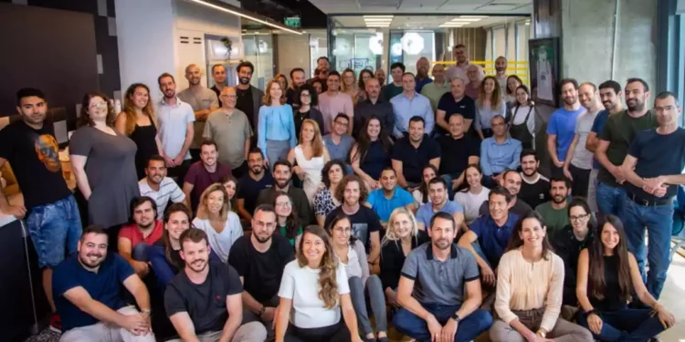 Empresa tecnológica israelí premiada por la “mejor IA de voz a texto”