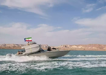 Irán está fabricando lanchas rápidas furtivas