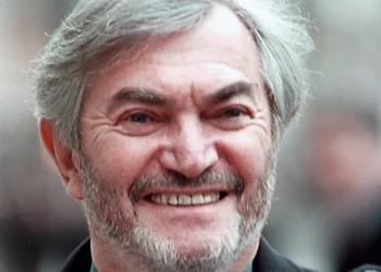 Monty Norman, compositor judío de la música de los temas de James Bond, muere a los 94 años