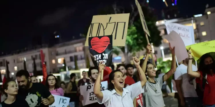 Miles protestas en Tel Aviv por los elevados precios de la vivienda y el coste de la vida