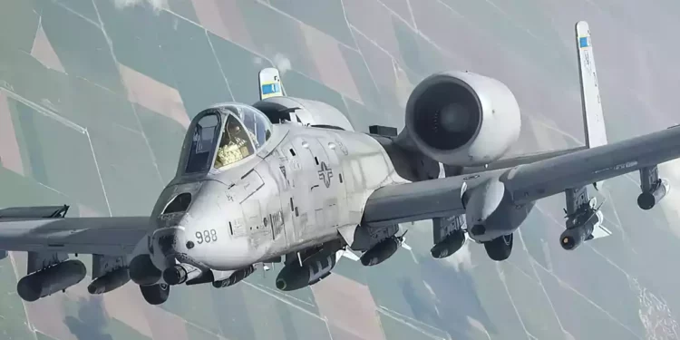 Un audaz piloto del A-10 Warthog aterriza sin tren de aterrizaje ni capota