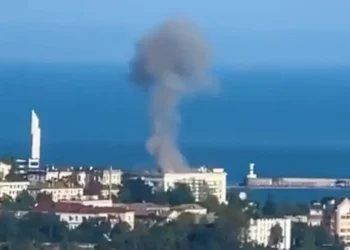 Dron derribado en Crimea incendia el techo del Cuartel General de la Flota del Mar Negro