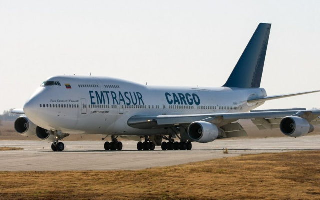 Venezolanos se manifiestan contra Argentina por la detención de un avión vinculado a Irán