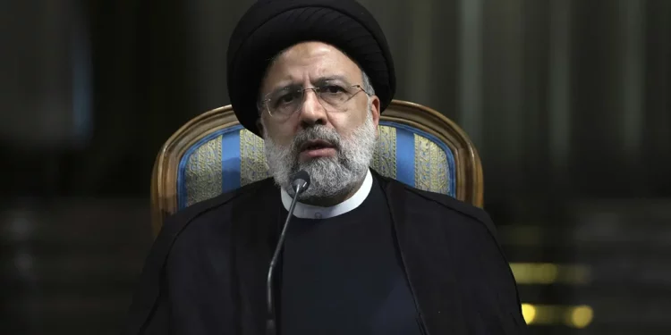 Disidentes iraníes demandan a Raisi por violaciones de los derechos humanos