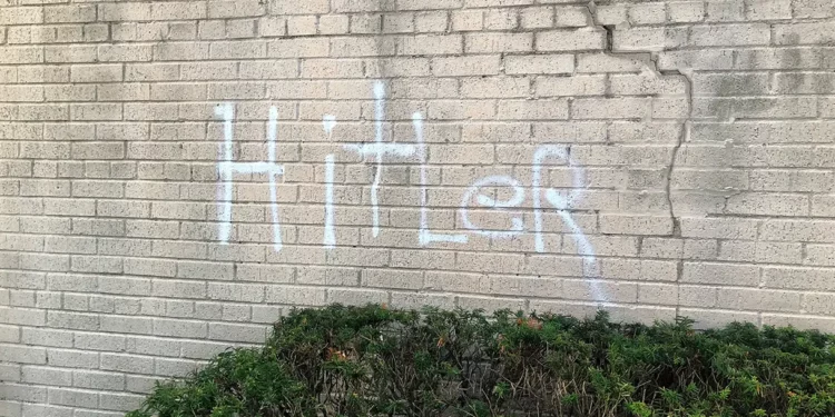 Vándalos escriben “Hitler” en una sinagoga de Nueva York