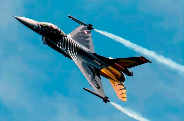 Vender F-16 a Turquía mientras compra nuevos S-400 a Rusia es un error