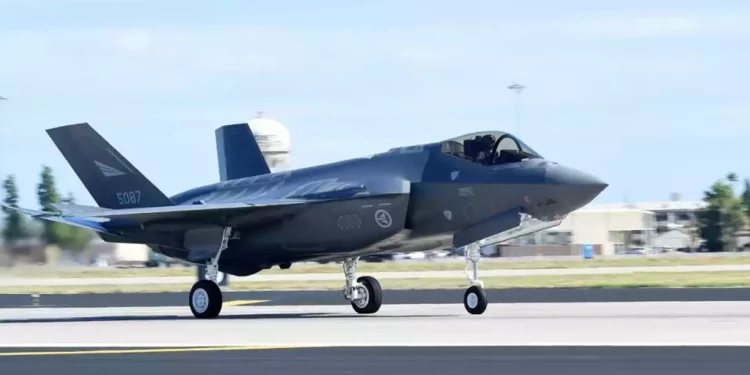 Este defecto mantiene a los cazas F-35 en tierra