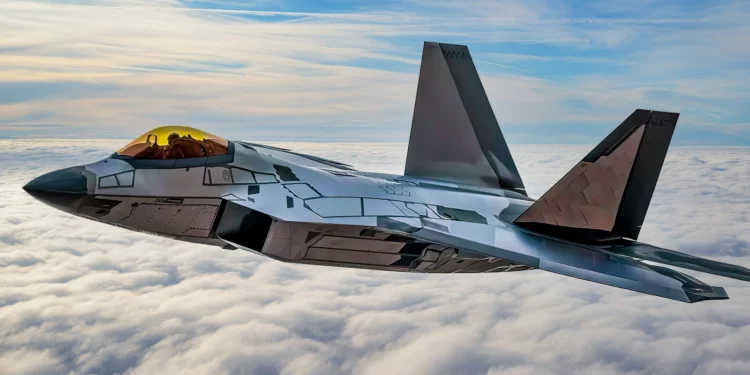 El F-35C con una nueva capa similar a un espejo