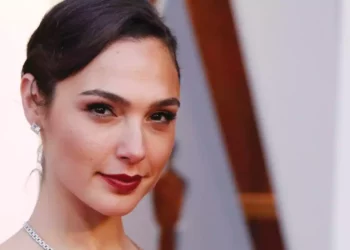 Gal Gadot visita a los residentes del sur de Israel tras los ataques con cohetes de Gaza