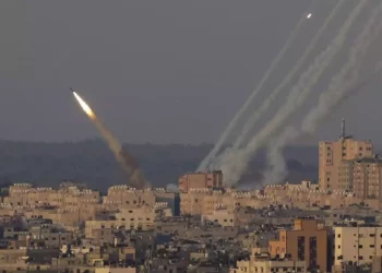El coordinador del Shin Bet habla con un residente de Gaza para advertirle de un ataque