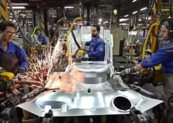 El principal fabricante de automóviles de Irán busca asegurar las inversiones rusas
