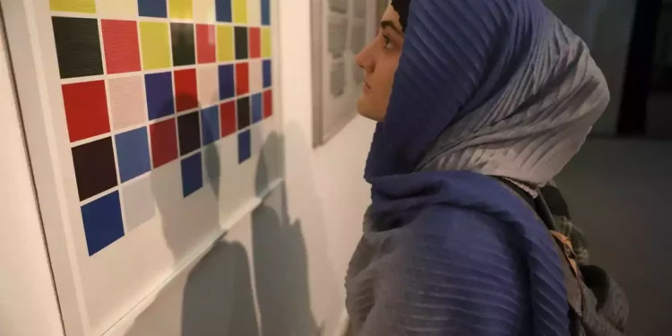 Irán revela obras de arte occidentales ocultas durante décadas tras la Revolución Islámica