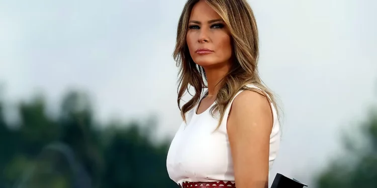 El FBI registró el vestuario de Melania y pasó horas en el despacho privado de Trump