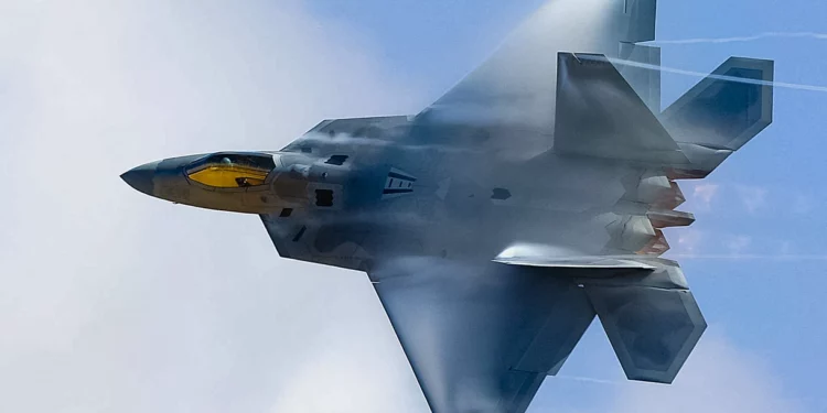 El F-22 Raptor es caro, pero vale cada centavo