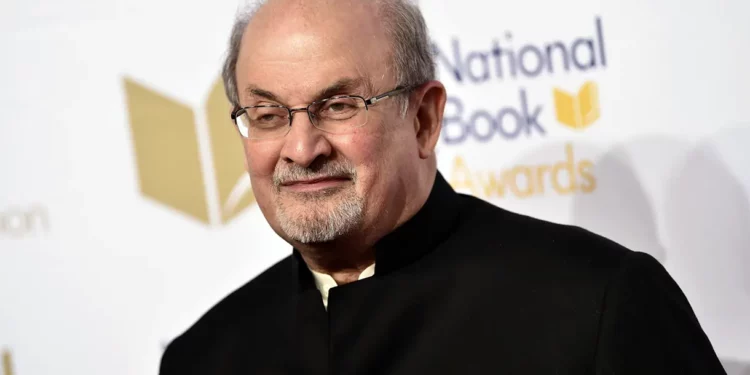 EE. UU. condena la “despreciable” cobertura iraní del apuñalamiento de Salman Rushdie
