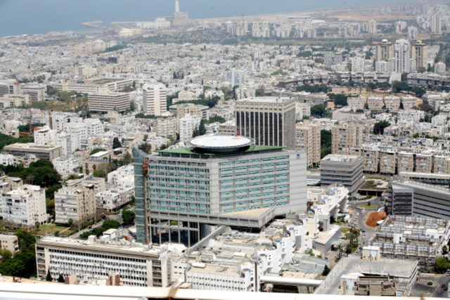 Roban pelucas destinadas a pacientes con cáncer en un hospital de Tel Aviv