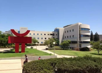 Universidad de Tel Aviv será la primera entidad educativa con energía sostenible de Israel