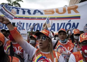 Venezolanos se manifiestan contra Argentina por la detención de un avión vinculado a Irán