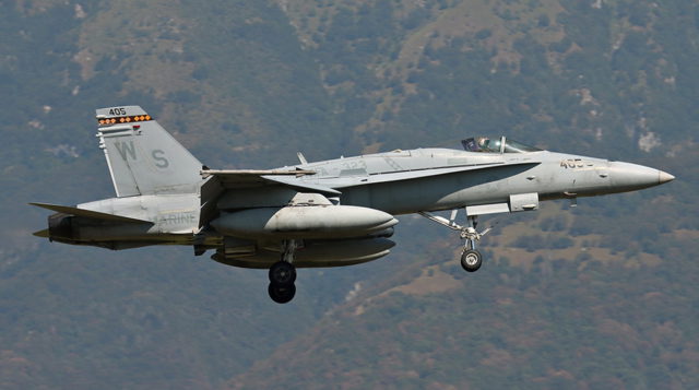 Cuatro cazas F/A-18C Hornet estadounidenses se trasladan de Polonia a Italia