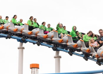 Jóvenes israelíes con cáncer acuden a un campamento de verano en Holanda