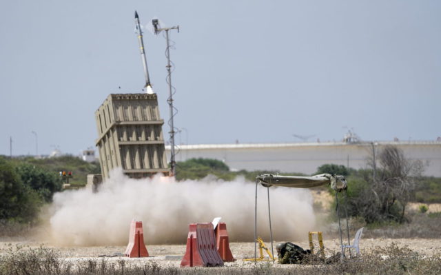 Netanyahu conversa con Lapid sobre la seguridad en la frontera con Gaza