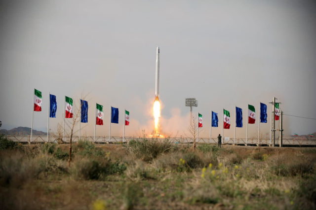 ¿Qué importancia tiene el último lanzamiento de un satélite ruso-iraní?