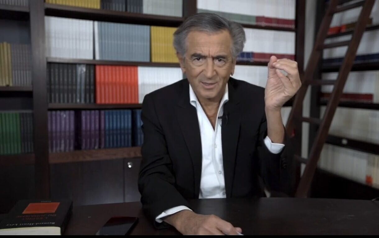 El 20 de octubre de 2020, el filósofo francés y estrella de los medios de comunicación Bernard-Henri Levy hablará en el 38.º Congreso Sionista Mundial. (Captura de pantalla)