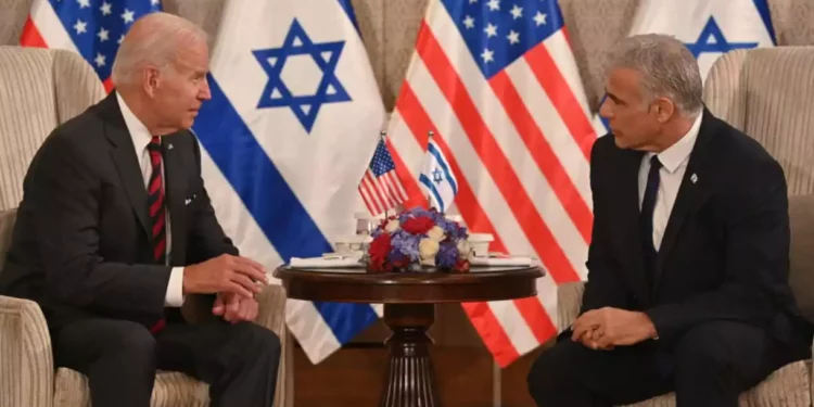 Joe Biden a Yair Lapid: Nunca ataremos las manos de Israel contra Irán