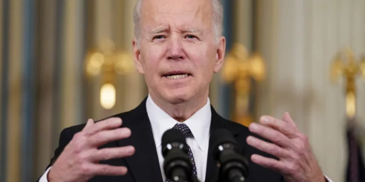 Biden insta a Putin a no utilizar armas nucleares tácticas en Ucrania