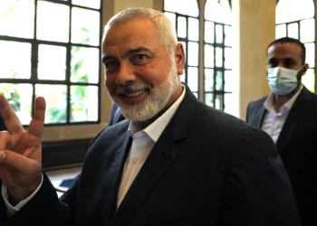 Serguéi Lavrov de Rusia se reúne en Moscú con el jefe del politburó de Hamás, Ismail Haniyeh