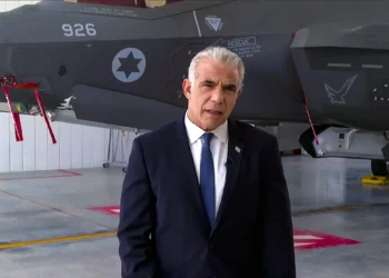 Frente a un F-35: primer ministro de Israel lanza advertencia a Irán