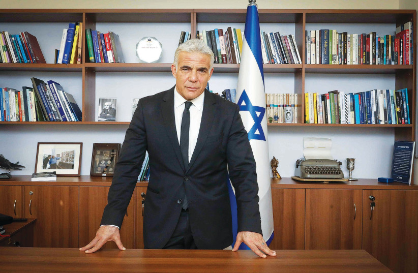 Lapid debe advertir a la ONU que Israel combatirá la ola terrorista de forma agresiva