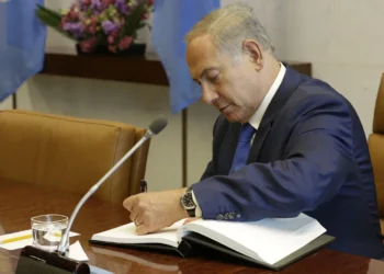 Netanyahu apresuró sus memorias por miedo a morir de COVID