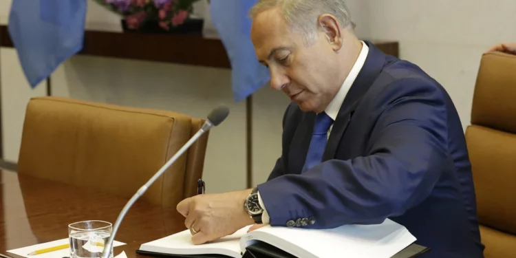 Netanyahu apresuró sus memorias por miedo a morir de COVID