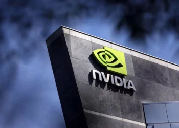 China condena medida que amenaza el acceso a los chips avanzados de Nvidia