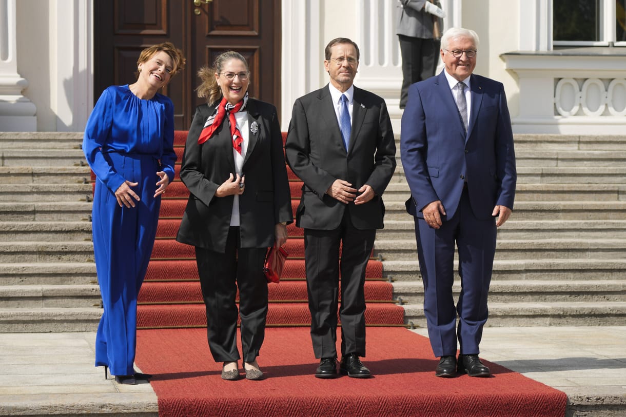 Herzog se reúne con el presidente alemán en Berlín y denuncia el “desdichado” acuerdo con Irán