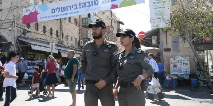 Israel reforzará su presencia policial en Jerusalén en medio de las alertas terroristas