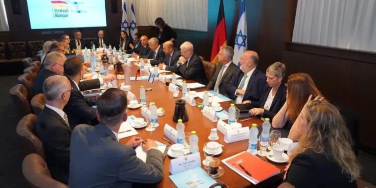 Funcionarios israelíes mantienen un diálogo estratégico con Alemania