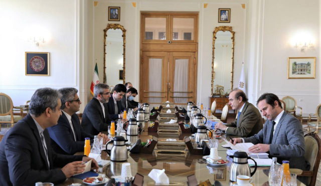 EE.UU. acusa a Irán de haber “retrocedido” las conversaciones nucleares